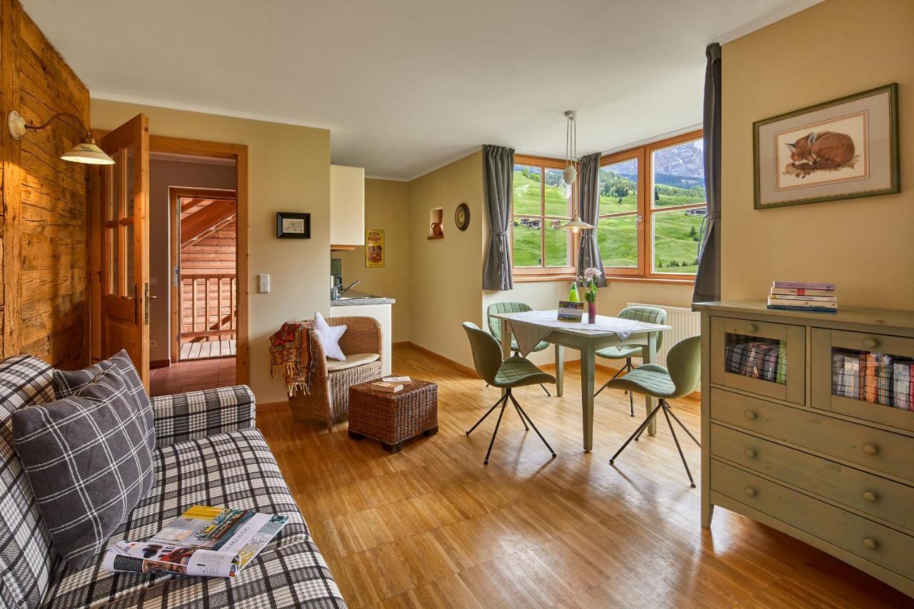 Appartamenti La Sajun & Les Viles La Villa  Exterior foto